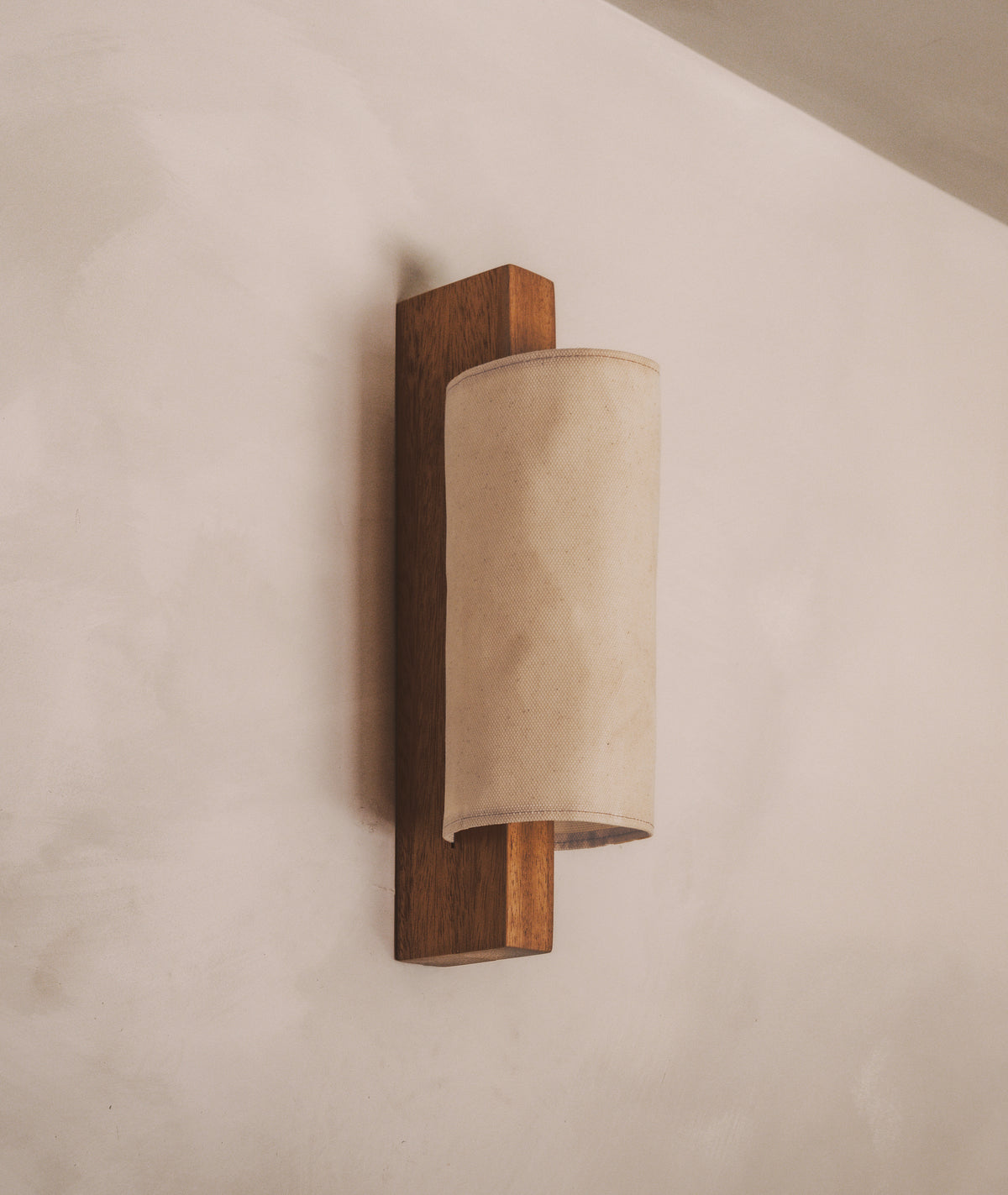VETA WALL LAMP